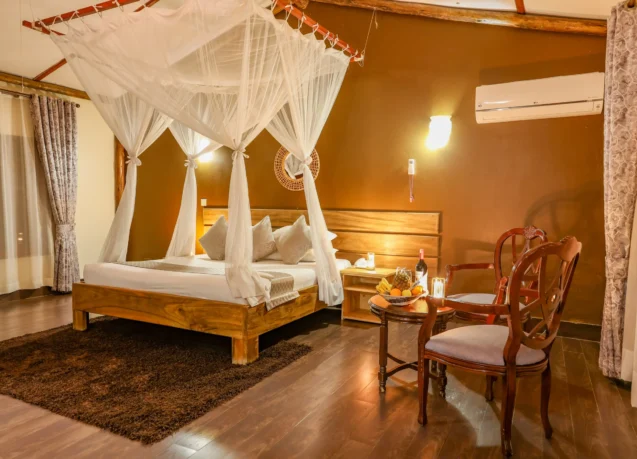 Pakuba safari Lodge
